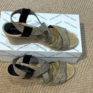 Andre Assous Wedge espadrilles